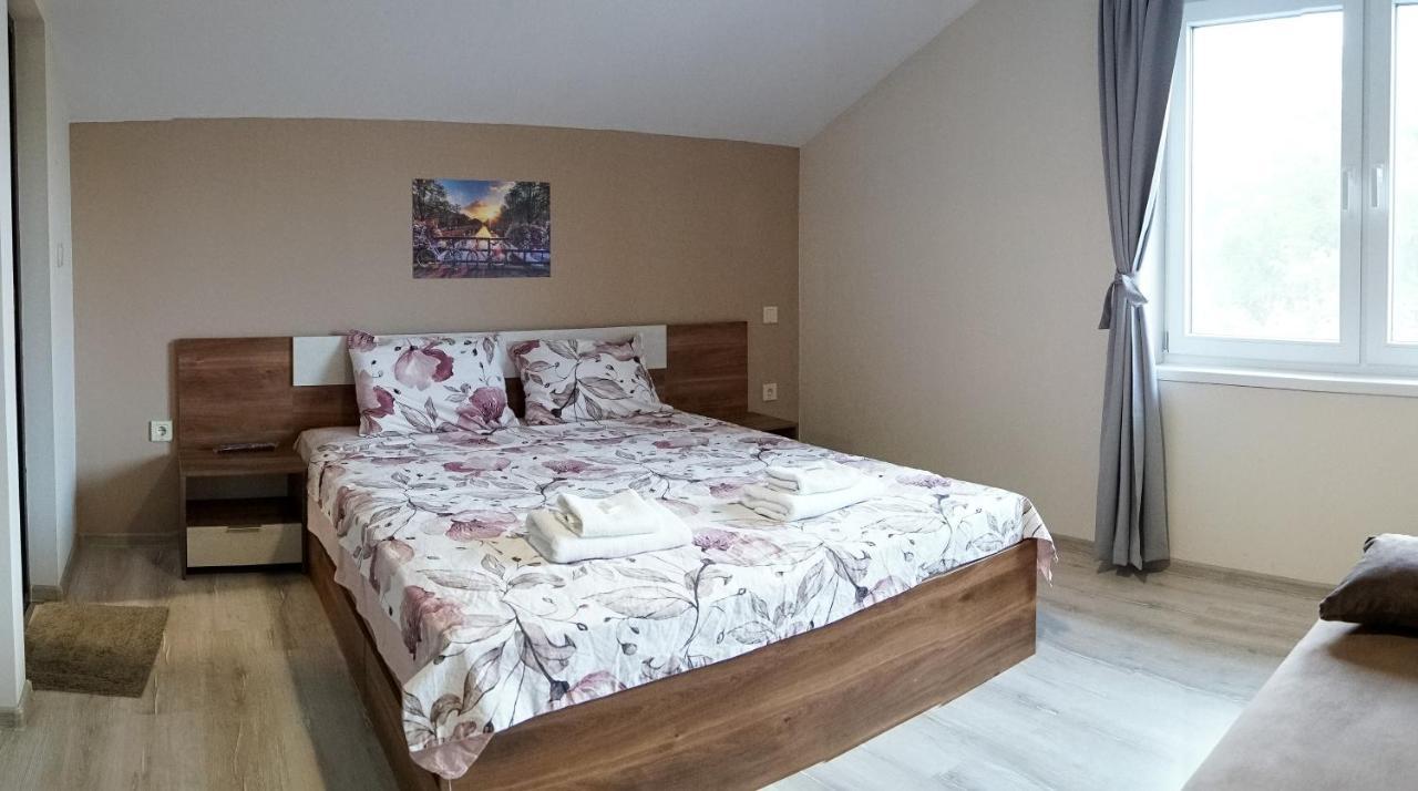 Bubolina House Hotel Sapareva Banya Buitenkant foto