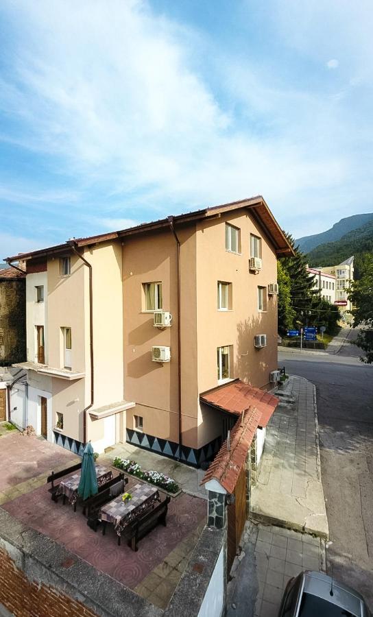 Bubolina House Hotel Sapareva Banya Buitenkant foto